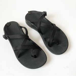 Chaco black classic outdoor sandals slip on style with adjustable straps size 7